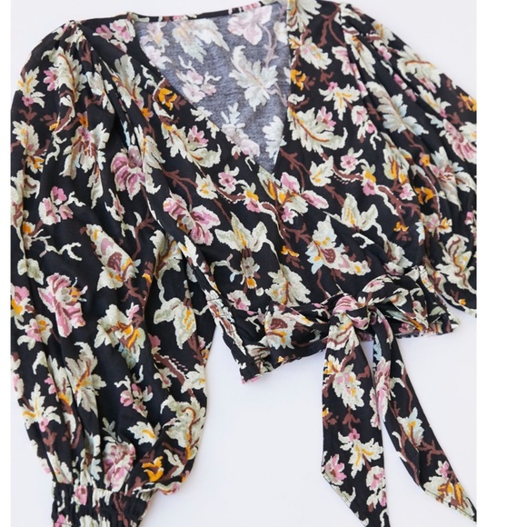 Victoria Crepe Wrap Floral Tie Boho Hipster Hippie Art Deco Farm Hip Peasant Top - Picture 2 of 4